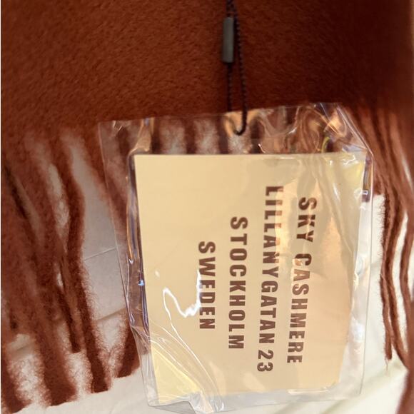 SKY CASHMERE NWT Lillygatan 23 100% Wool Wrap Scarf Pashmina Fringe Acorn Brown - Picture 3 of 4